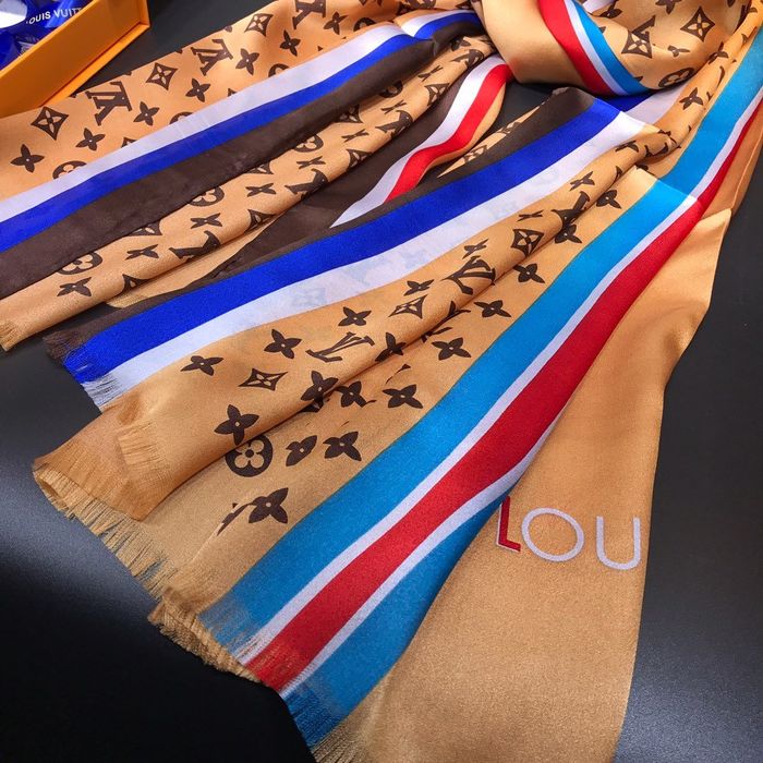 Louis Vuitton Scarf LVS00114